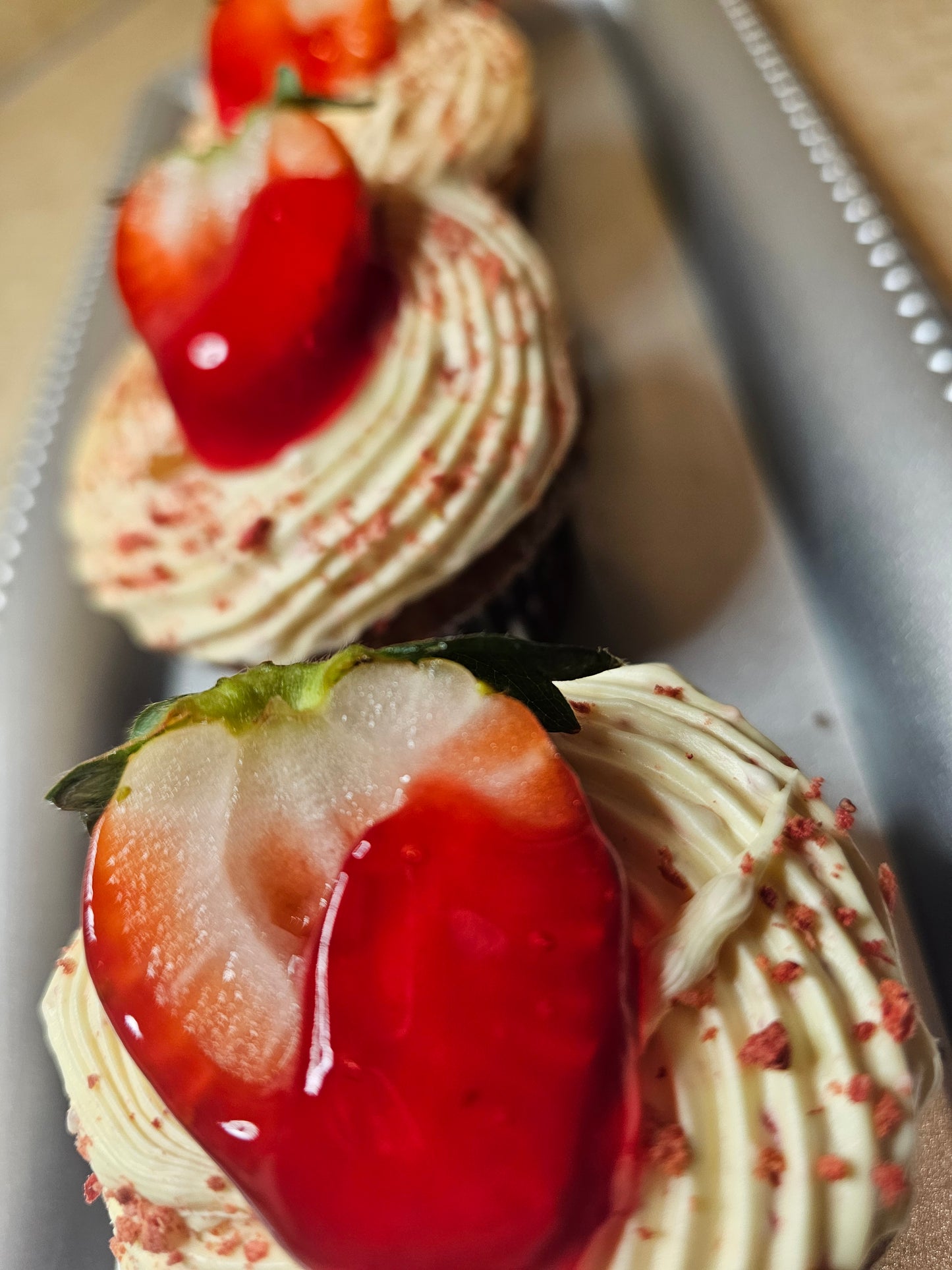 ASSORTED STRAWBERRY BOX